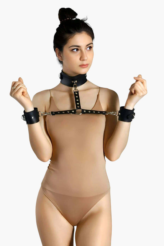 Adjustable Leather Collar Clamp Harness - Stylish and Functional BDSM Accessory